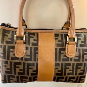 Vintage Fendi convertible satchel/ shoulde…